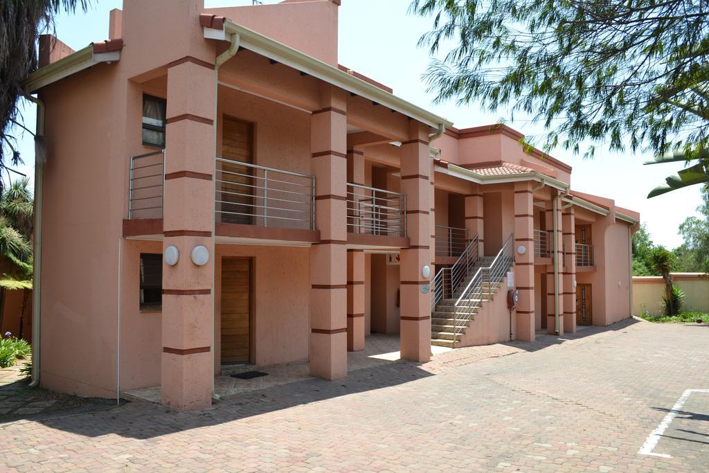 Eagles Nest Lodge Johannesburg Exterior photo