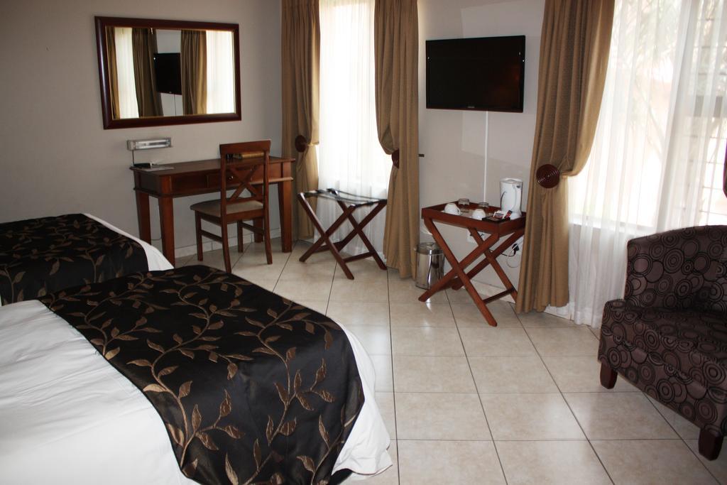 Eagles Nest Lodge Johannesburg Exterior photo