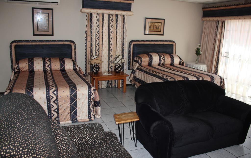 Eagles Nest Lodge Johannesburg Room photo